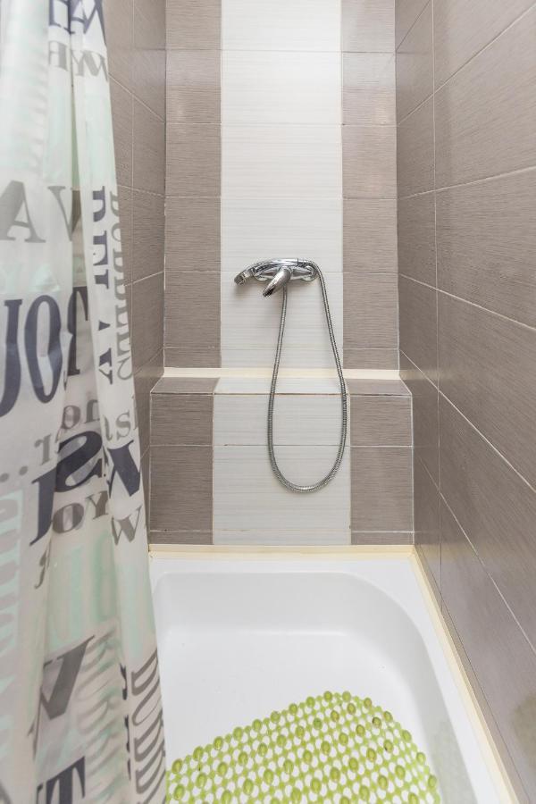 в центрі подобово на вулиці коперника 26 біля палацу мистецтв Apartment Lviv
