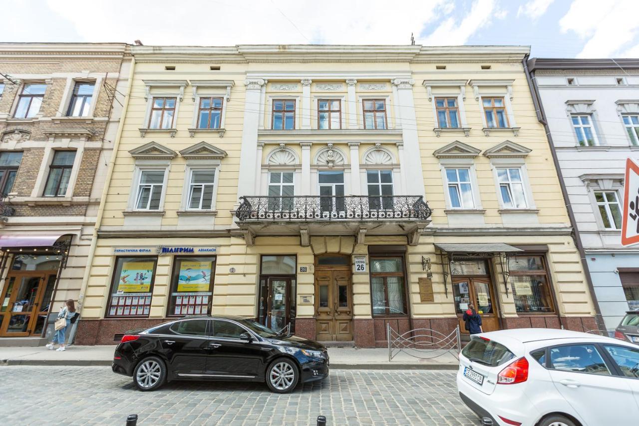 в центрі подобово на вулиці коперника 26 біля палацу мистецтв Apartment Lviv